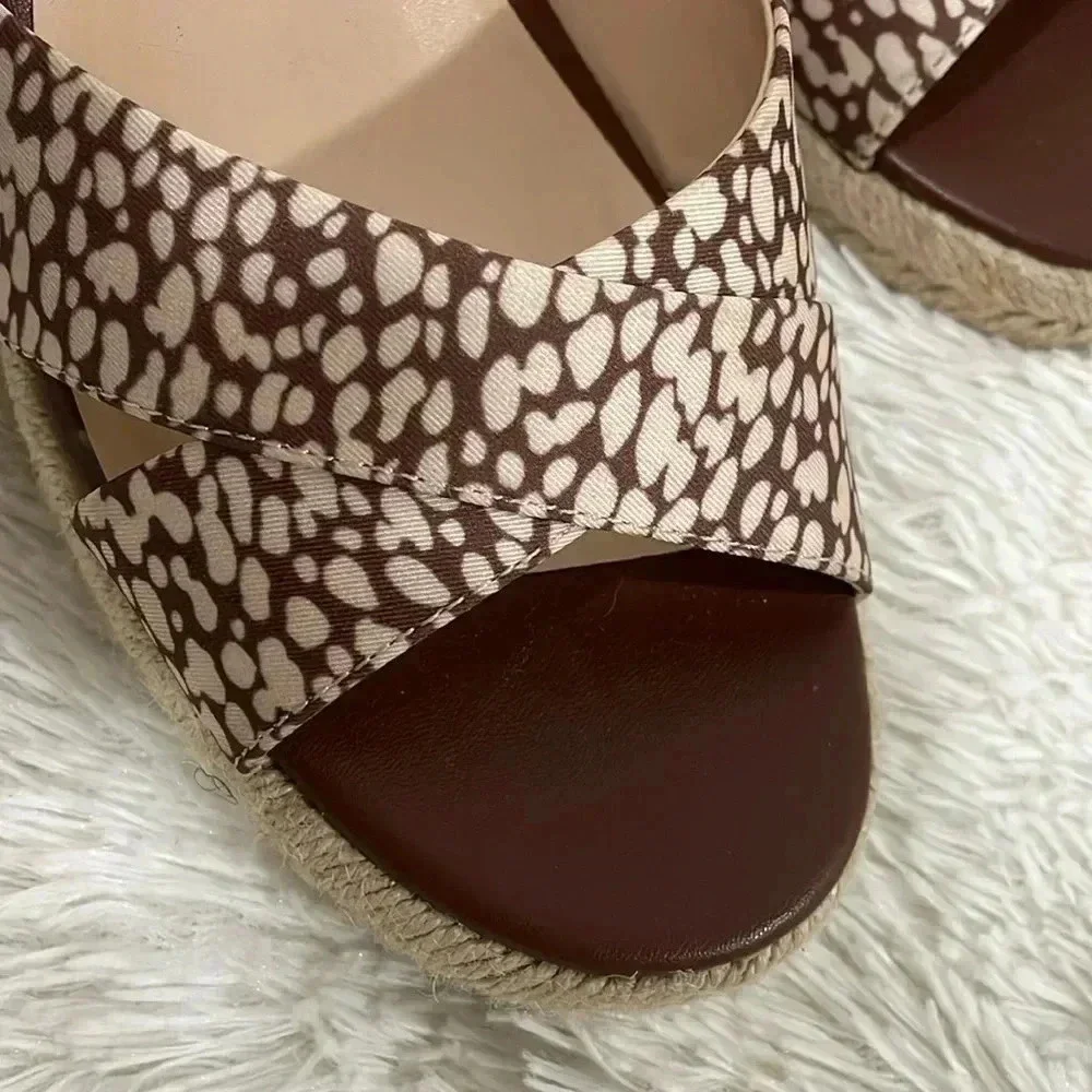 Ann Taylor sandals for women